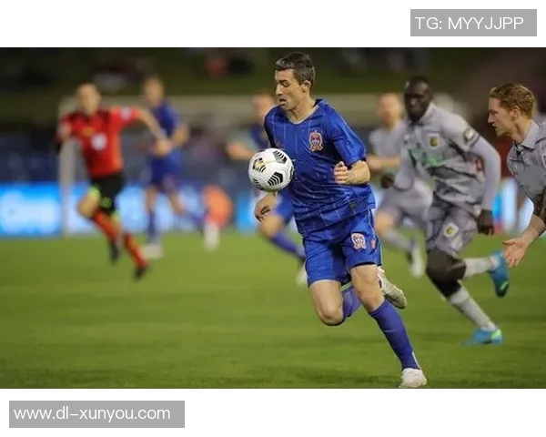 悉尼足球队迎战中部海岸海员展开激烈对决期待精彩表现与胜利之争